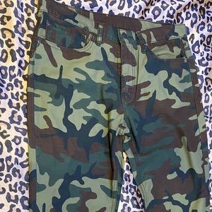 Levi Camo Pants